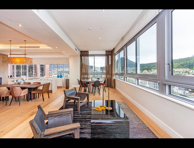 3 BEDROOM PENTHOUSE FOR SALE IN CAPE TOWN CITY CENTRE